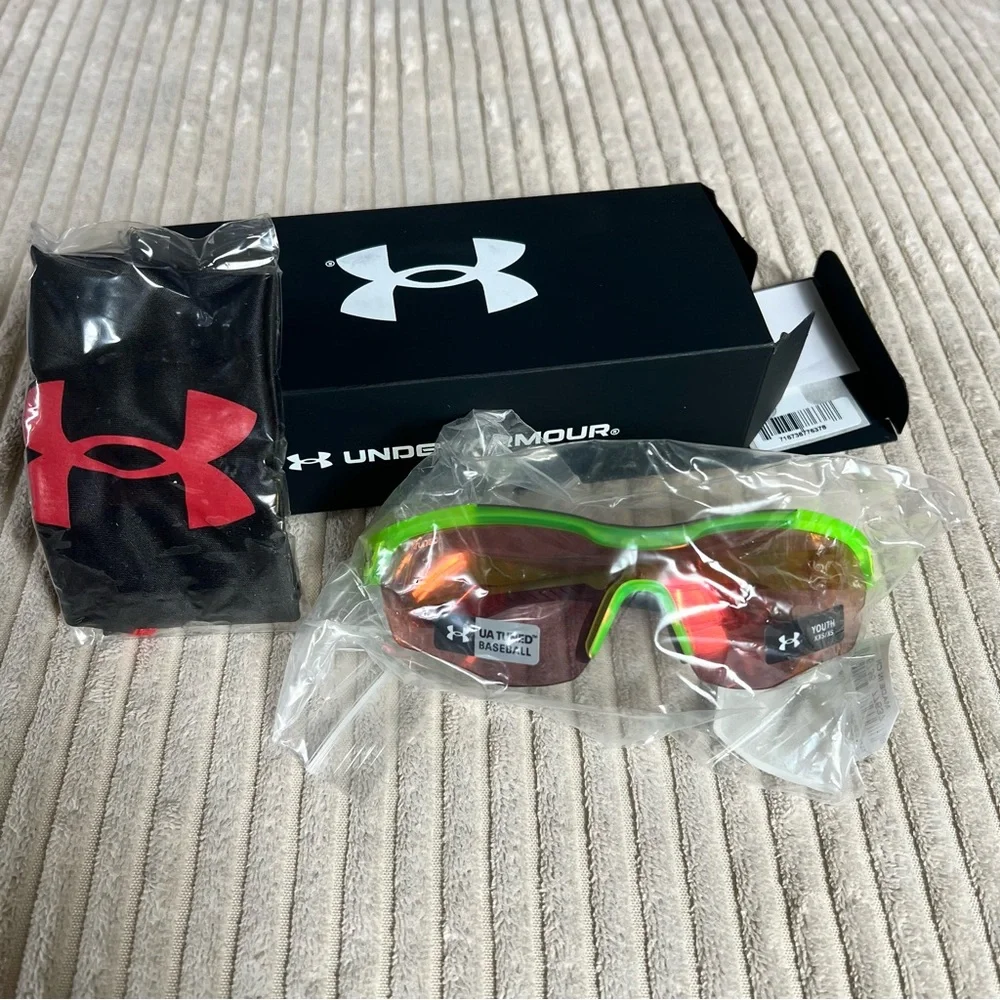 Under Armour tuned lime surg baseball youth sunglasses